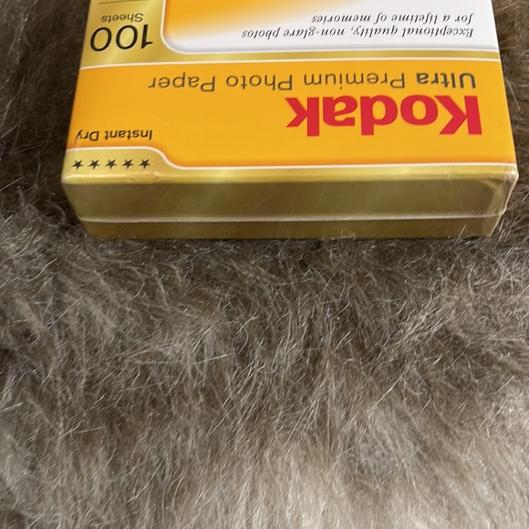NEW Sealed Kodak Ultra Premium Photo Paper, 4 x 6 Inches, Semi Gloss, 100 Sheets - Picture 5 of 6